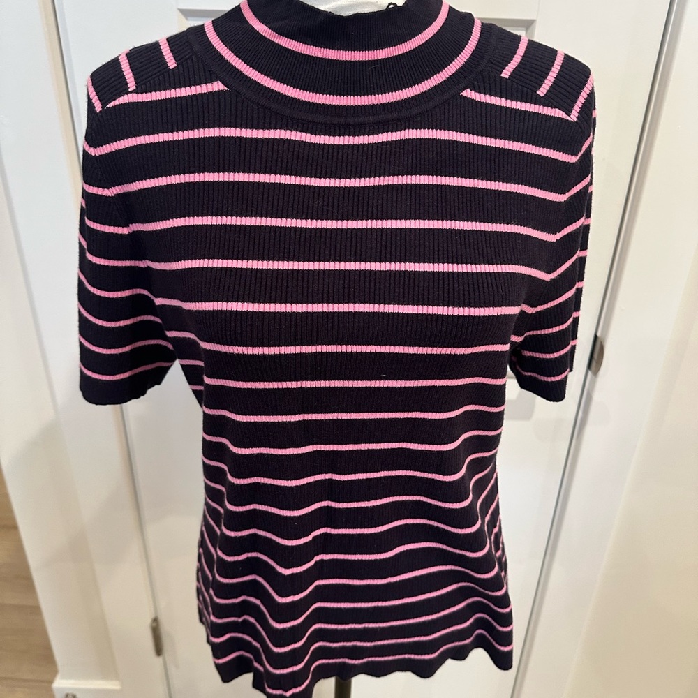 NWT-Striped Black and Pink 18” pit to pit- tag SUPER STRETCHY